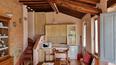 Toscana Immobiliare - Villa di campagna, casale con piscina e giardino in vendita in Valdichiana, vicino ad Arezzo.