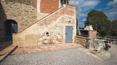 Toscana Immobiliare - Tuscan farmhouse with swimming pool is for sale.
