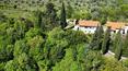 Toscana Immobiliare - Casa di campagna, casale con annessi e 3 ettari di terreno in vendita a soli 2 km da Arezzo, Zona di San Cornelio.