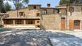 Toscana Immobiliare - Typical Tuscan farmhouse for sale 2 km from the city center of Arezzo
