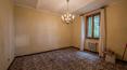Toscana Immobiliare - Villa mit Grundstück und Nebengebäude zu verkaufen in Arezzo, Toskana