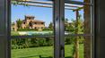 Toscana Immobiliare - Le camere, tutte arredate in stile country-chic, si caratterizzano per la meravigliosa vista sulla zona piscina e per incantevoli spazi esterni 