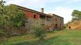 Toscana Immobiliare - Casale da ristrutturare con 70 ettari di terreno in vendita Lucignano