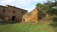 Toscana Immobiliare - Casale da ristrutturare con 70 ettari di terreno in vendita Lucignano
