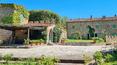 Toscana Immobiliare - Renovated luxury country house with pool for sale in Tuscany, Arezzo