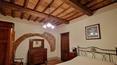 Toscana Immobiliare - Toskana. Verkauf renoviertes Bauernhaus mit Land und Pool