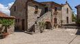 Toscana Immobiliare - Tenuta con antico borgo e vigneti in vendita in Toscana, arezzo
