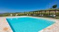 Toscana Immobiliare - Ein großer Garten von ca. 2 Hektar beherbergt einen herrlichen Panoramaschwimmbad mit Sonnenterrasse und eine Terrasse mit Grillplatz.