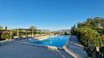 Toscana Immobiliare - Das Anwesen wurde vor kurzem renoviert und verfügt über einen gepflegten Garten, in dem sich in einem eingezäunten Bereich ein herrlicher Swimmingpool von 5 x 16 Metern befindet.