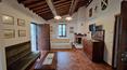 Toscana Immobiliare - Недвижимость, до которой очень легко добраться, находится в доминирующем положении и в настоящее время разделена на 2 полностью независимые квартиры.