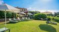 Toscana Immobiliare - La ferme et les différentes dépendances sont divisées en appartements et chambres d'hôtes, en espaces communs et en une résidence privée.