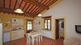 Toscana Immobiliare - L'ancienne ferme, qui date des années 1400, a été ramenée à la vie après une rénovation minutieuse
