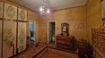 Toscana Immobiliare - Villa divisée en 2 appartements avec grand jardin et oliviers à vendre à Sinalunga, dans la province de Sienne, en Toscane.