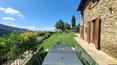 Toscana Immobiliare - La propiedad ha sido renovada recientemente y dispone de jacuzzi, piscina y spa con sauna, baño turco y jacuzzi.