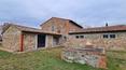 Toscana Immobiliare - The farmhouse is located 30 minutes from Pienza and Montepulciano