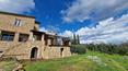 Toscana Immobiliare - Luxury farmhouse overlooking the wonderful panorama of the valley