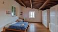 Toscana Immobiliare - Casale di lusso ristrutturato con oliveto e dependance in vendita in Toscana