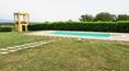 Toscana Immobiliare - Il giardino ospita una bella piscina panoramica