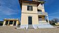 Toscana Immobiliare - La villa presenta una caratteristica torretta, perfettamente ristrutturata