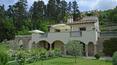 Toscana Immobiliare - Cette élégante propriété immergée dans la verdoyante campagne toscane est à vendre à quelques kilomètres de la ville de Florence