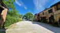 Toscana Immobiliare - Ferme avec 40 ha de terres à vendre dans la province de Sienne