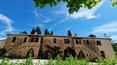 Toscana Immobiliare - La proprietà è composta dal casale principale e vari annessi e capannoni agricoli