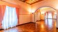 Toscana Immobiliare - The high ceilings are frescoed and feature wide vaults or restored wooden coffers