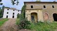Toscana Immobiliare - Property complex of 1,600 sqm with main villa, numerous annexes, garden and 7 hectares of land in Tuscany