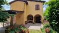 Toscana Immobiliare - Villa mit Nebengebäude und Garten in Foiano della Chiana zu verkaufen