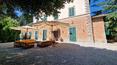 Toscana Immobiliare - All’ingresso della proprietà troviamo due dependance