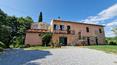 Toscana Immobiliare - Property with holiday farm, swimming pool, vineyard and olive grove for sale in Sinalunga, in the province of Siena, Tuscany.
