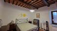 Toscana Immobiliare - Casale con piscina e terreno in vendita nella campagna toscana
