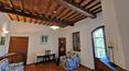 Toscana Immobiliare - Casale con piscina e terreno in vendita nella campagna toscana