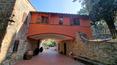 Toscana Immobiliare - 13th-century villa for sale in Arezzo