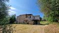 Toscana Immobiliare - La villa gode di una vista panoramica sulle campagne circostanti, pur restando nelle vicinanze della città