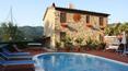 Toscana Immobiliare - La proprietà, illuminata dal sole, è completata da un giardino con una meravigliosa piscina