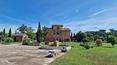 Toscana Immobiliare - Bauernhaus zum Verkauf in Cortona mit Pool und Restaurant