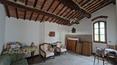 Toscana Immobiliare - La propiedad incluye 4000 m2 de terreno con olivar con unos 100 árboles y tierra cultivable