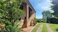 Toscana Immobiliare - La propriété se compose de la ferme, d'une annexe et d'un terrain d'environ 2000 m²