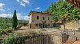 Toscana Immobiliare - Casale ristrutturato con parco, piscina, vista panoramica, 7 camere, 7 bagni e 4 ettari di terreno in vendita in Toscana