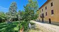 Toscana Immobiliare - La tenuta conserva elementi originali e storici, tra cui una sala affrescata nell'edificio principale