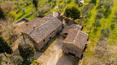 Toscana Immobiliare - The 1850 farmhouse has been restored respecting the typical characteristics of the Tuscan style