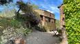 Toscana Immobiliare - Dieses Anwesen mit Blick auf das gesamte Tal besteht aus drei Gebäuden, die vollständig aus Stein gebaut wurden