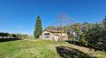 Toscana Immobiliare - The property includes two outbuildings used as storage for agricultural machinery