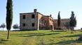 Toscana Immobiliare - Ancient farmhouse for sale in the hills of the countryside of Siena, Tuscany