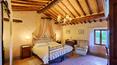 Toscana Immobiliare - La propiedad consta de una residencia principal y dos encantadoras dependencias de piedra