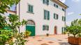 Toscana Immobiliare - Neoclassical villa with park for sale near Florence