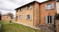 Toscana Immobiliare - Renovated farmhouse with land for sale in Foiano della Chiana, in Tuscany