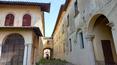 Toscana Immobiliare - I 715 ettari di terreno sono suddivisi in vigneto, oliveto, frutteti, bosco, incolti, resedi e due laghi