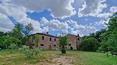 Toscana Immobiliare - Between Arezzo and Siena  for sale country house with garden vineyard